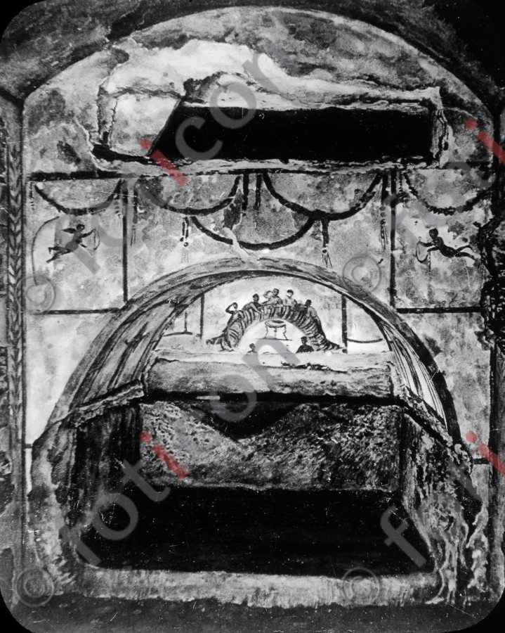 Grabnische | Grave niche (simon-107-016-sw.jpg)